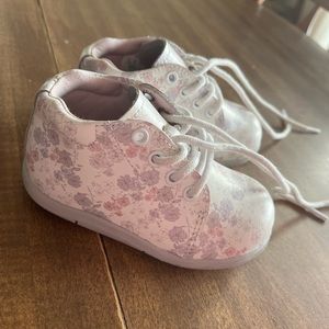 Elliot Stride Rite floral boot, size 5.5 Wide